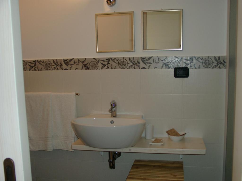 Chicchi Di Melograno Bed & Breakfast Modica Rom bilde